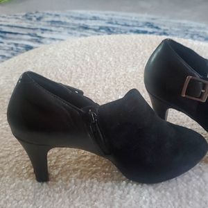 Black suede/leather heeled booties